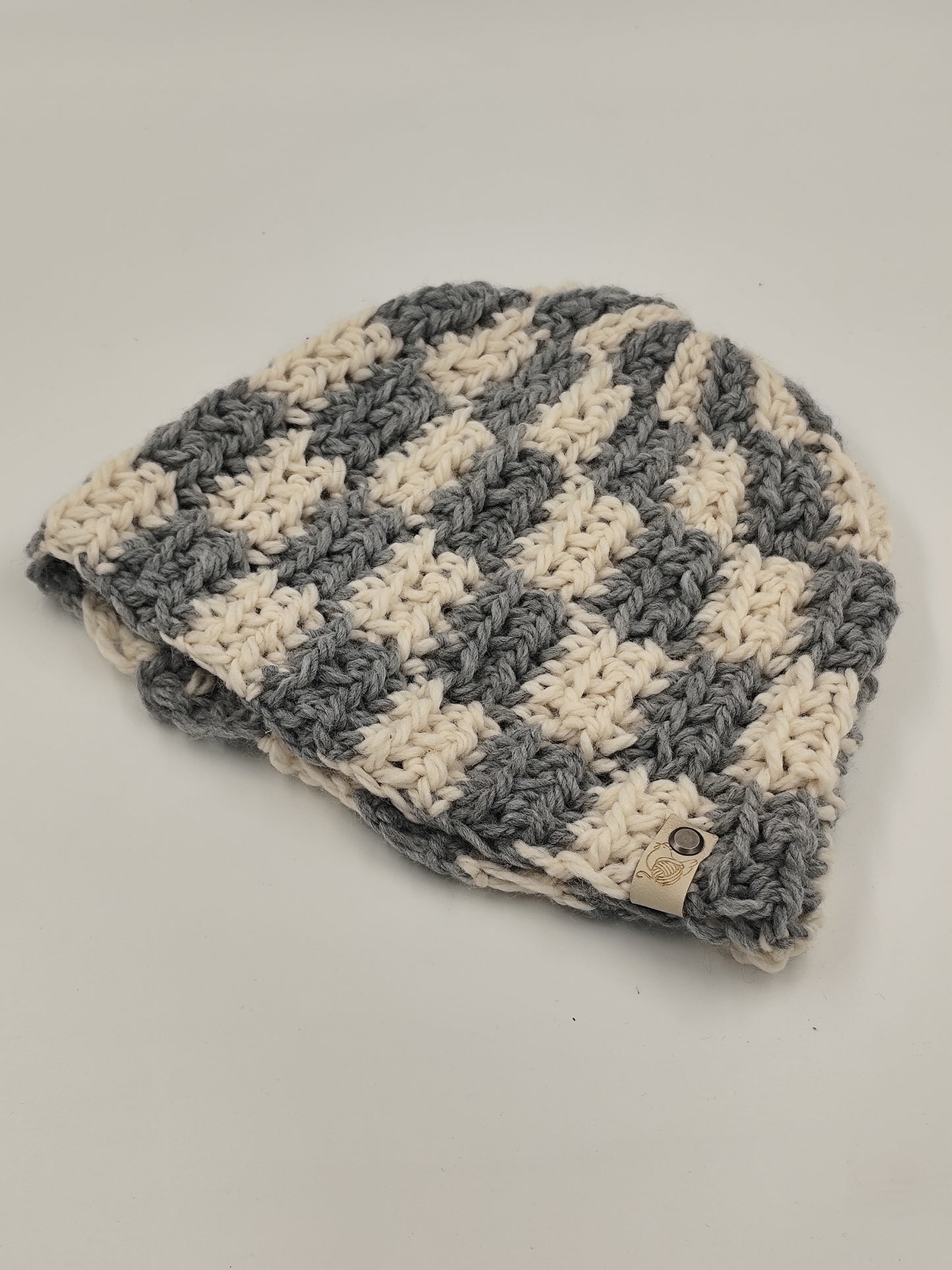 Bonnet crochet fait main Plymouth rock - Gris clair/beige