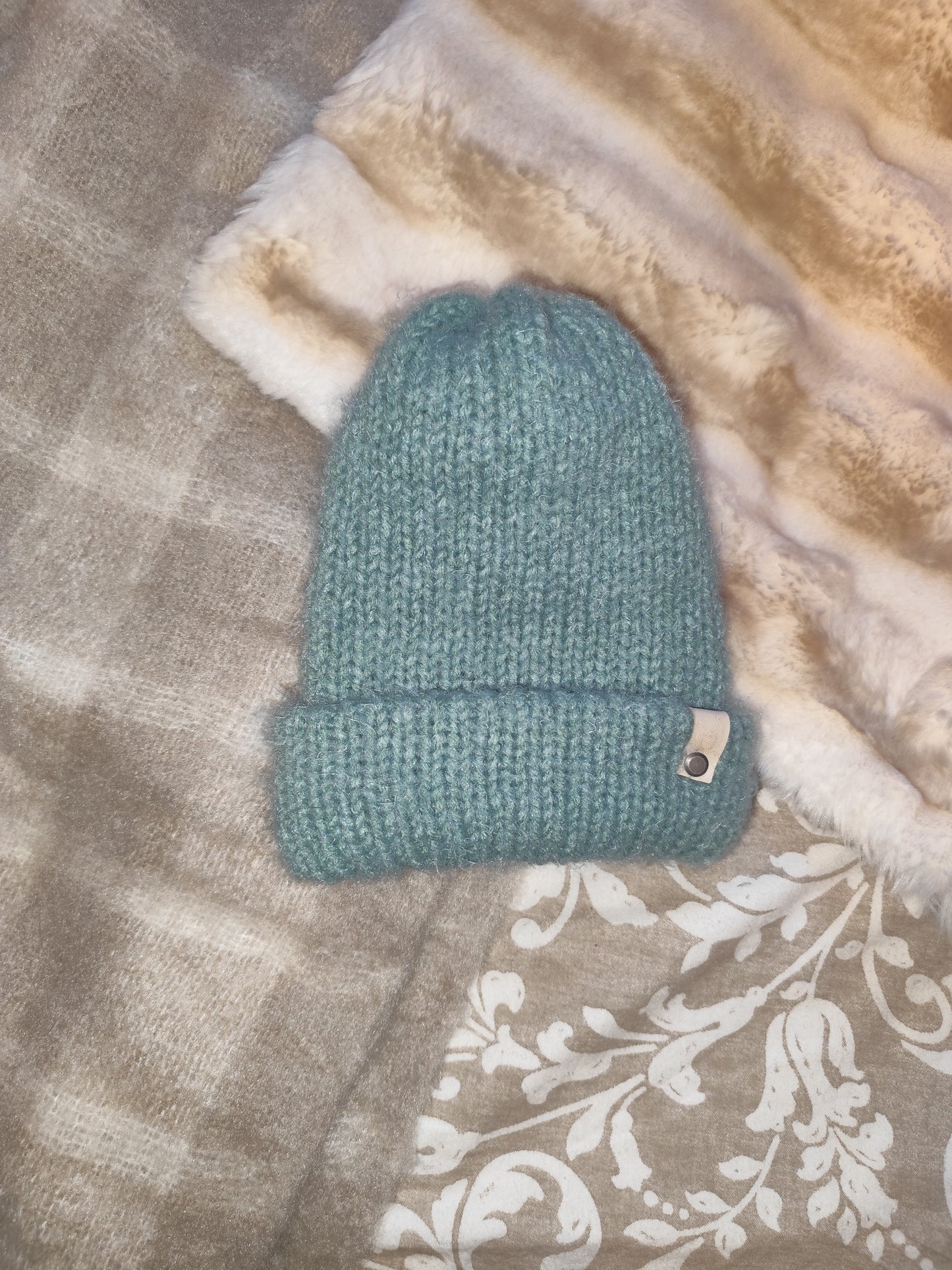 Bonnet crochet fait main Cocottine – Vert sauge