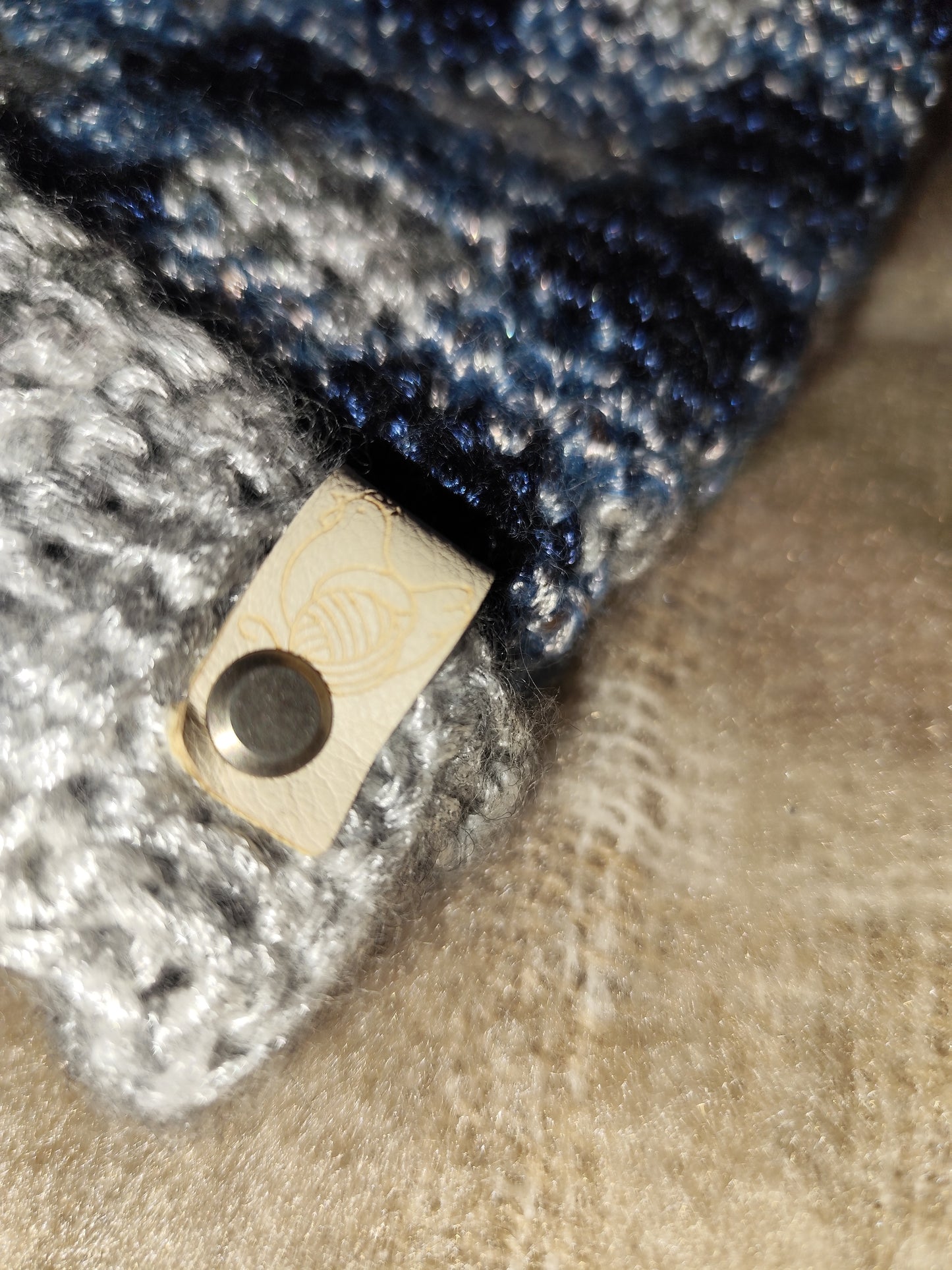 Bonnet crochet fait main Chantecler - Brume polaire/ciel glace/denim crépusculaire