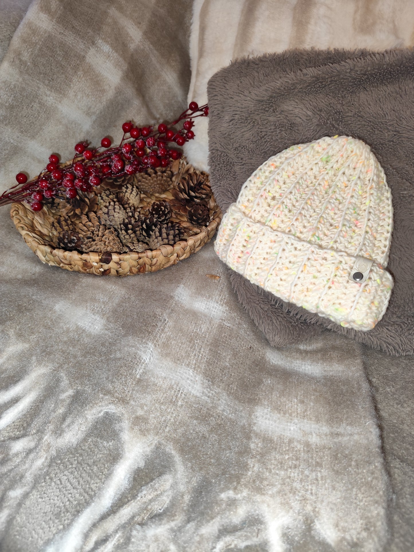 Bonnet crochet fait main Cocotte - Ivory neon